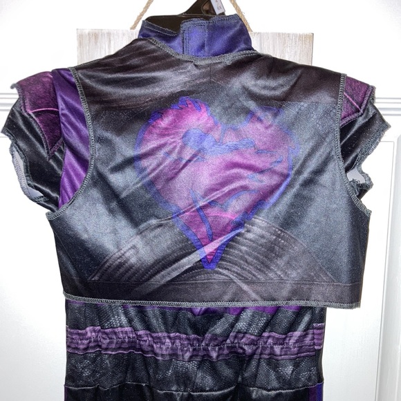 Descendants 3 MAL Halloween costume 2 pieces small (4-6x) - Picture 6 of 10